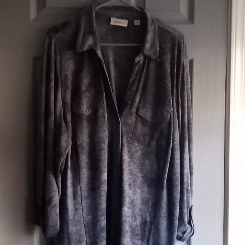 Shirt - Picture 2 of 3